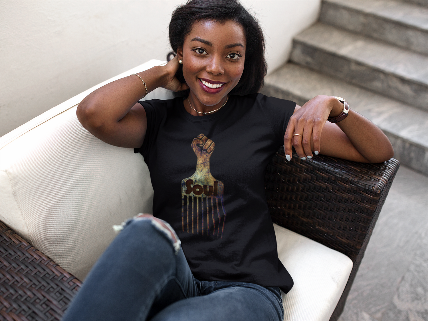 Retro Soul Afro Pick T-Shirt – A 100% cotton tee featuring a distinctive strong fist graphic handle, combining retro vibes with modern style for a powerful and empowering fashion statement